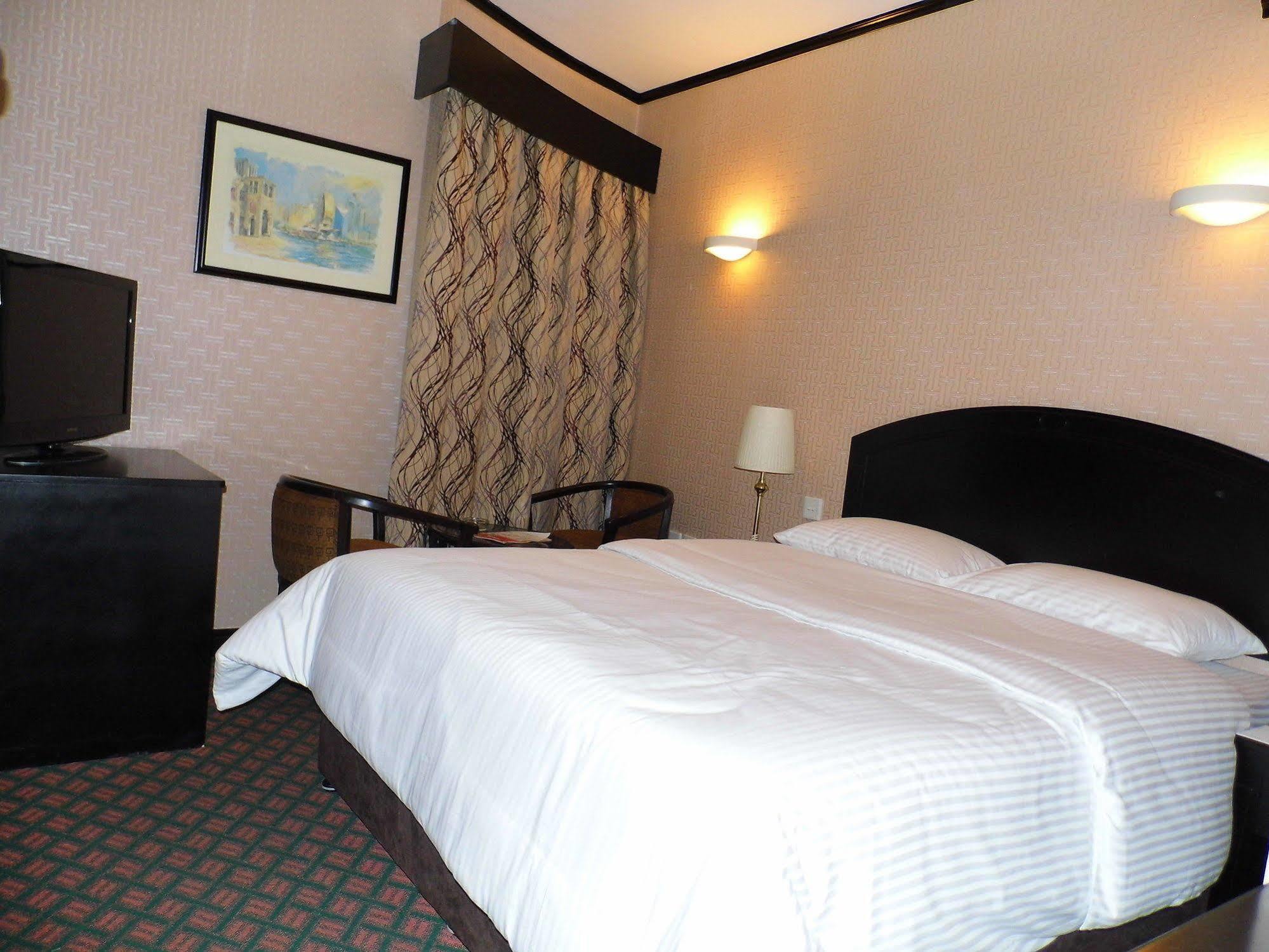 Sandras Inn Dubai Exterior photo